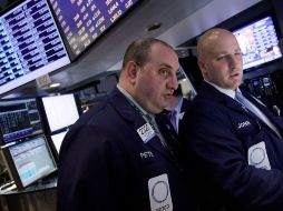 Apple y Google podrían cotizar pronto en el índice industrial Dow Jones. ARCHIVO  /