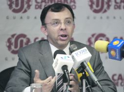 Alejandro Guzmán, vicepresidente del Centro de Análisis Estratégico, presentó los ejes que conforman la Agenda Pública Estatal 2012.  /