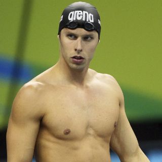 Nadador fallece en entrenamiento