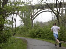 Los involucrados intentaban hacer explotar el puente detonando a control remoto explosivos plásticos C-4. AP  /