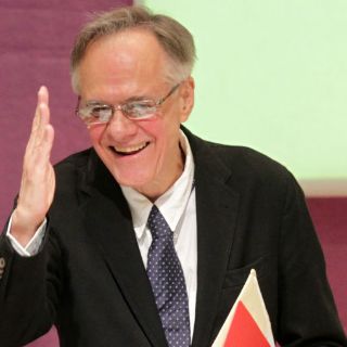 Vallejo conquista la Feria de Bogotá con su sarcasmo