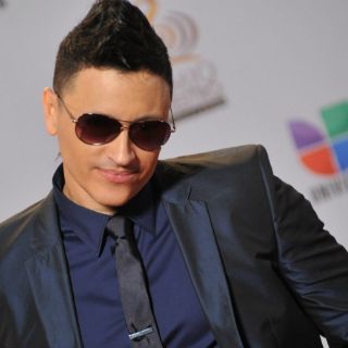 Lanza Elvis Crespo nuevo álbum ''Los monsters''