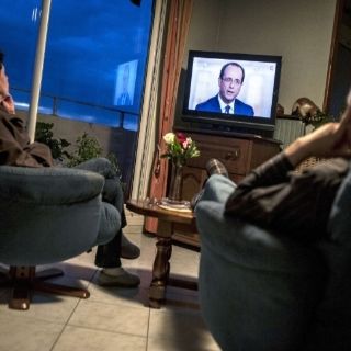 Debaten Hollande y Sarkozy antes de elecciones