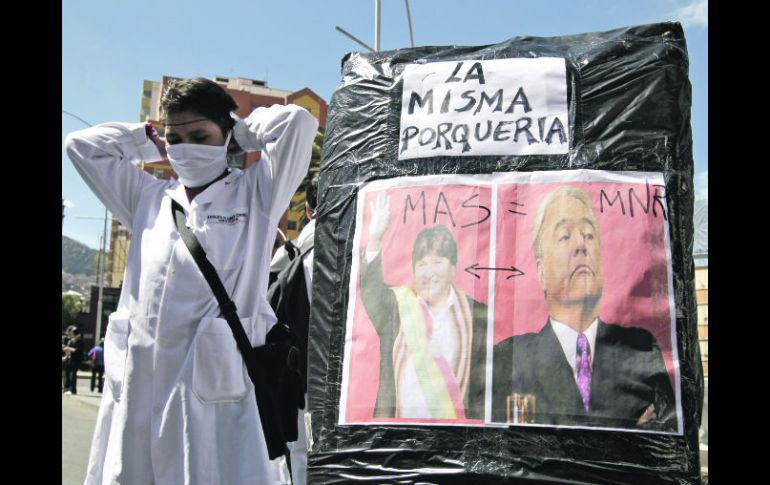 Evo Morales enfrentó la manifestación de médicos, quienes en  lo acusan de representar lo mismo que Gonzalo Sánchez de Lozada. REUTERS  /