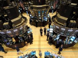 El Dow Jones restó 61.98 puntos hasta situarse en 13 mil 206.59 unidades. ARCHIVO  /