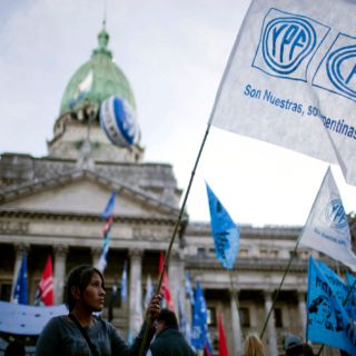 Celebra Cristina Fernández recuperación de YPF