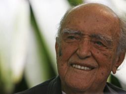 La autoridades del hospital señalan que que Niemeyer está lucido, respira naturalmente y posee un estado estable. AP  /