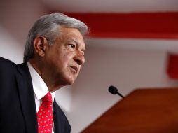 Andrés Manuel López Obrador criticó a su adversario del PRI por ''plagiar'' propuestas. NOTIMEX  /