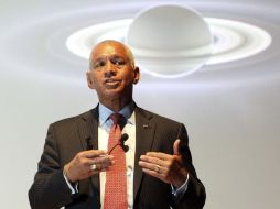 El dirigente de la NASA, Charles Bolden, espera colocar a un hombre en un asteroide en 2025 y llevar una misión a Marte en 2030. EFE  /