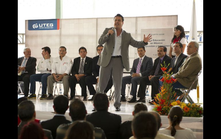 Sandoval Díaz visitó las instalaciones de la UTEG para mantener una charla con académicos y alumnos.  /