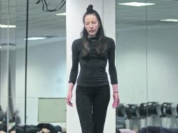 Lola Lince en un momento del taller de danza experimental, que ofreció en Guadalajara.  /
