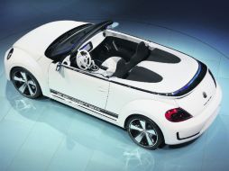 Los interiores son similares al VW Beetle.  /
