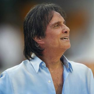 Reúne Roberto Carlos 'A un millón de amigos' en el Auditorio Nacional