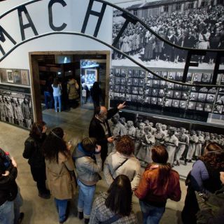 Selección italiana de futbol visitará Auschwitz