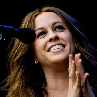 Alanis Morissette lanzará su nuevo álbum en agosto