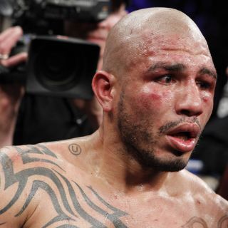 Mayweather se queda con el campeonato Superwelter de la AMB