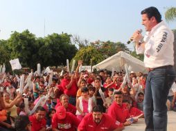 El abanderado priista por Jalisco se presentó en la Plaza Principal del municipio de San Juanito Escobedo.  /