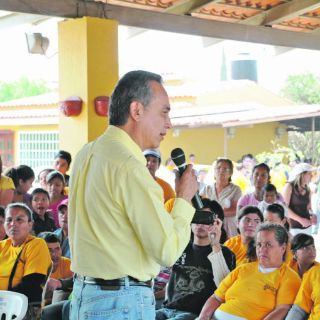 Garantiza apoyo al campo