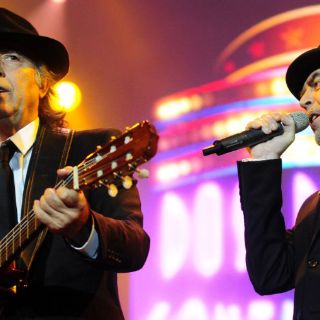 Sabina y Serrat renuevan en Chile su flechazo en un recital apoteósico