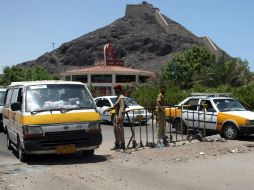 Las autoridades yemeníes se enfrentan a la presencia de la red terrorista Al Qaeda en las provincias. AFP  /