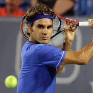 Federer no le tiene miedo a la tierra azul