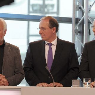 Partido de Merkel pierde poder en votación estatal