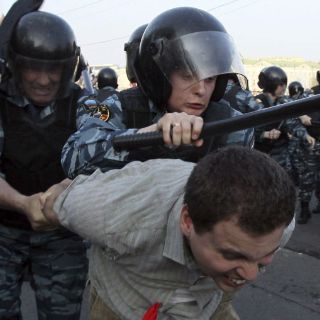 Detienen a más de 250 opositores por protesta en Moscú