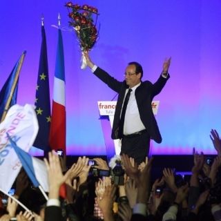 Hollande declara que franceses eligieron el cambio