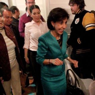 Flores Mendoza realiza recorrido en Mercado Bola