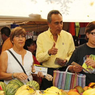 Fernando Garza promete apoyo a madres solteras