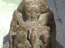 Entre las piezas figuran once estatuas de madera y de piedra de distintos periodos. ARCHIVO  /