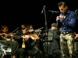 El mejor ejecutante de flauta en pico del momento rechazó que el cabaret en México se encuentre en el olvido. ARCHIVO  /