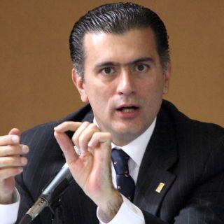 Lujambio tuitea que está 'vivito y coleando'