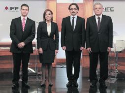 Cada quién con su semblante, los candidatos presidenciales se presentaron para el primer debate rumbo a Los Pinos. EFE  /