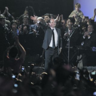 Primero, la recuperación económica: Hollande