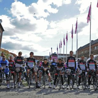 El Giro rinde homenaje póstumo a Weylandt