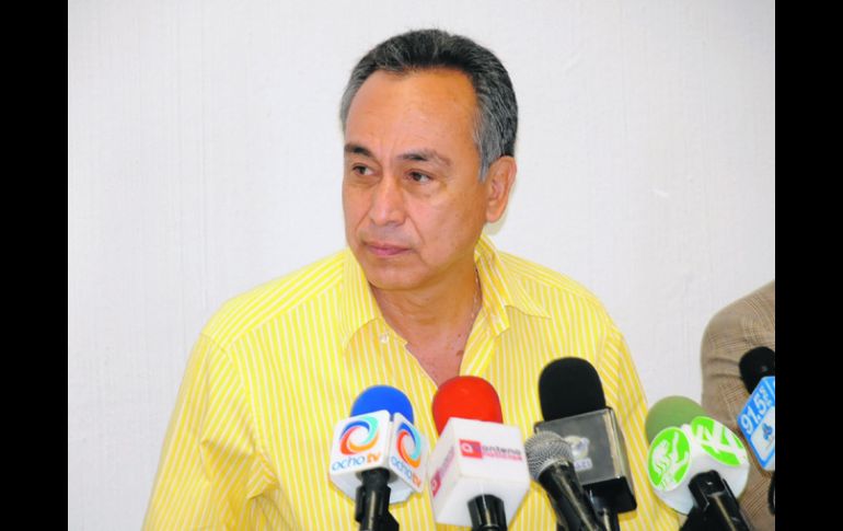 Fernando Garza denuncia a su contrincante priista por presuntamente haber excedido el tope en el gasto de campaña.ESPECIAL  /