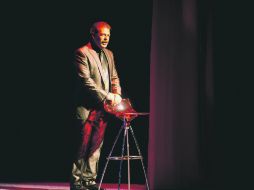 Sergio Goyri ofreció un monólogo sobre cómo complementar las diferencias entre hombres y mujeres.  /