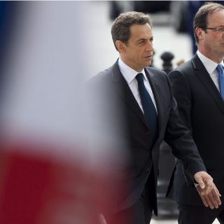 Hollande y Sarkozy conmemoran juntos fin de la Segunda Guerra Mundial