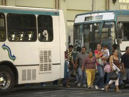 Los camioneros consideran que es un tiempo ''apretado'' ya que algunos están en proceso de cambiar unidades. ARCHIVO  /