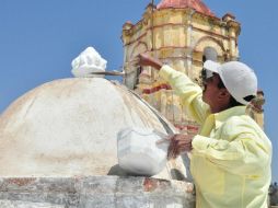 De manera constante y activa especialistas del INAH, realizan trabajos de conservación del Ex Convento de San Juan Bautista. NTX  /