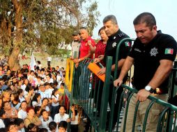 Jóvenes, niños y adultos se manifestaron para pedirle al Gobierno que ponga tras las rejas a los responsables del crimen.  /