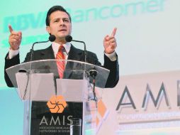 Enrique Peña Nieto, durante su discurso ante empresarios responsables de aseguradoras. NTX  /