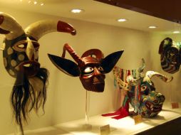Imagen de algunas de las máscaras  de la colección de Estela Ogazón y Jaled Muyaes. EFE  /