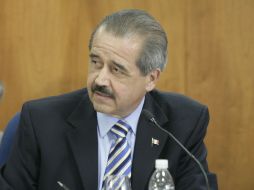 José Ángel Córdova Villalobos asistió a la entrega del Premio México de Ciencia y Tecnología 2011, en Los Pinos. NTX  /