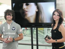 Andrés Velencoso y Mónica Cruz son los rostros de la nueva campaña de la marca.  /