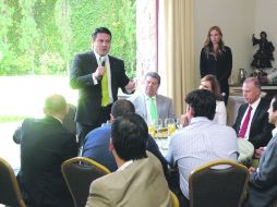 Aristóteles Sandoval escuchó las demandas de líderes de varios sectores de la iniciativa privada.ESPECIAL  /