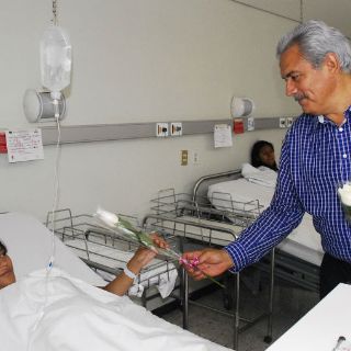 Cárdenas se compromete a apoyar proyectos del Hospital Materno Infantil