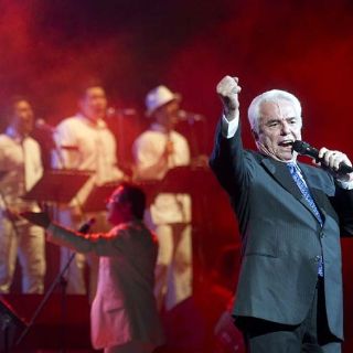 Enrique Guzmán hace vibrar al Teatro Diana