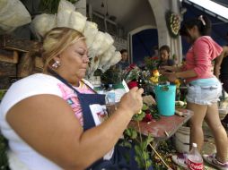 Autoridades tapatías informan que esperan al menos 250 mil visitantes a los panteones de la ciudad durante el presente fin de semana.  /